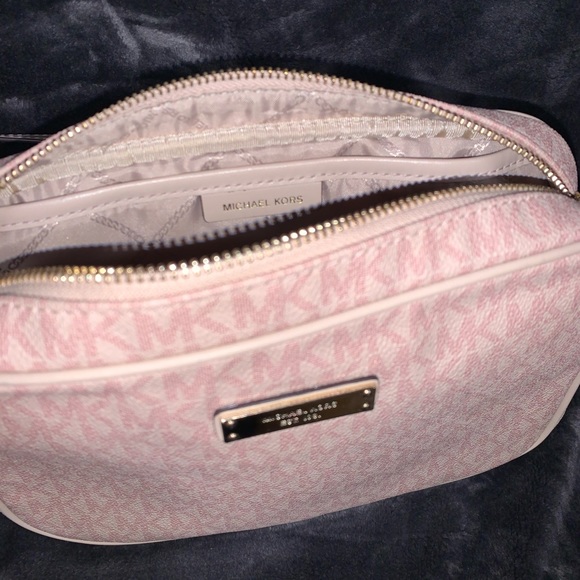 Michael Kors Soft Pink Over the Shoulder Clutch - Picture 5 of 6